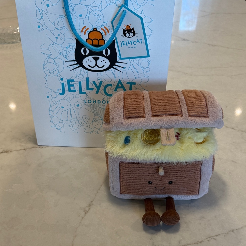 Jellycat Treasure Chest Amusable